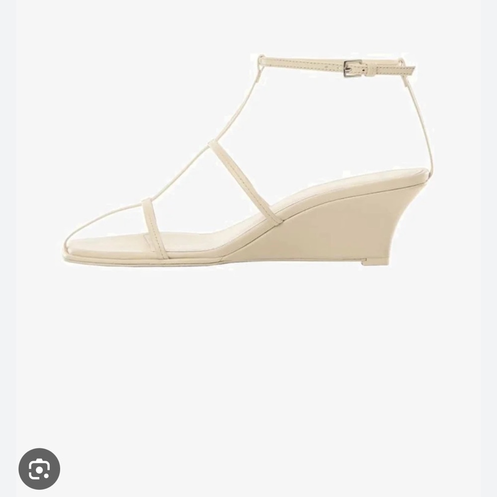 Ivory Mango Celia Leather Straps Sandals Size 39 NWT Made in Spain